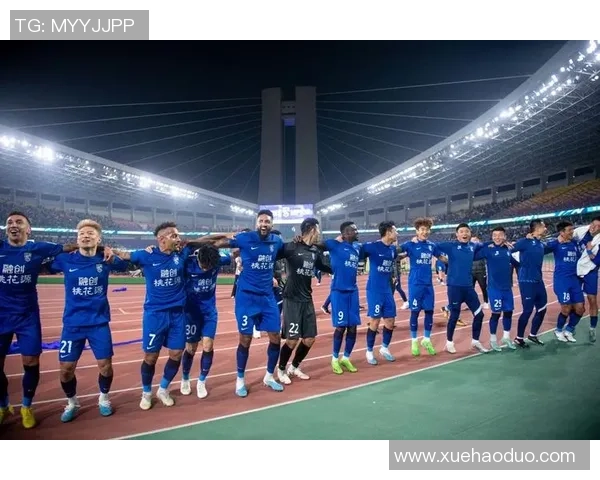 武汉足球队奋勇拼搏的辉煌之路与大满贯梦想的追逐历程